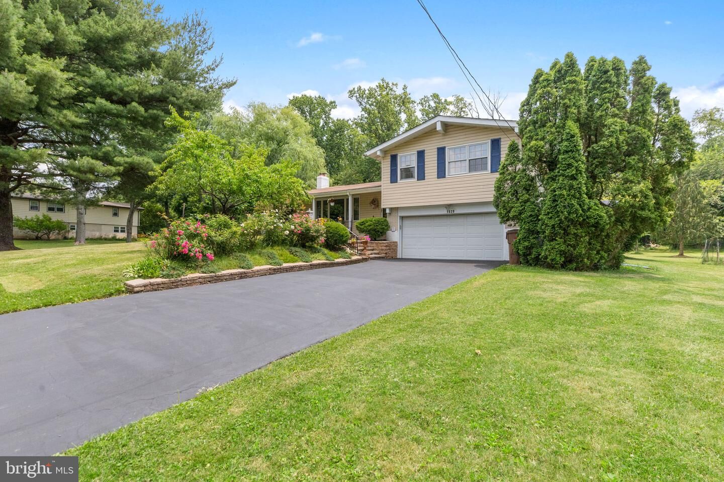 Property Photo:  1639 Fort Washington Avenue  PA 19002 