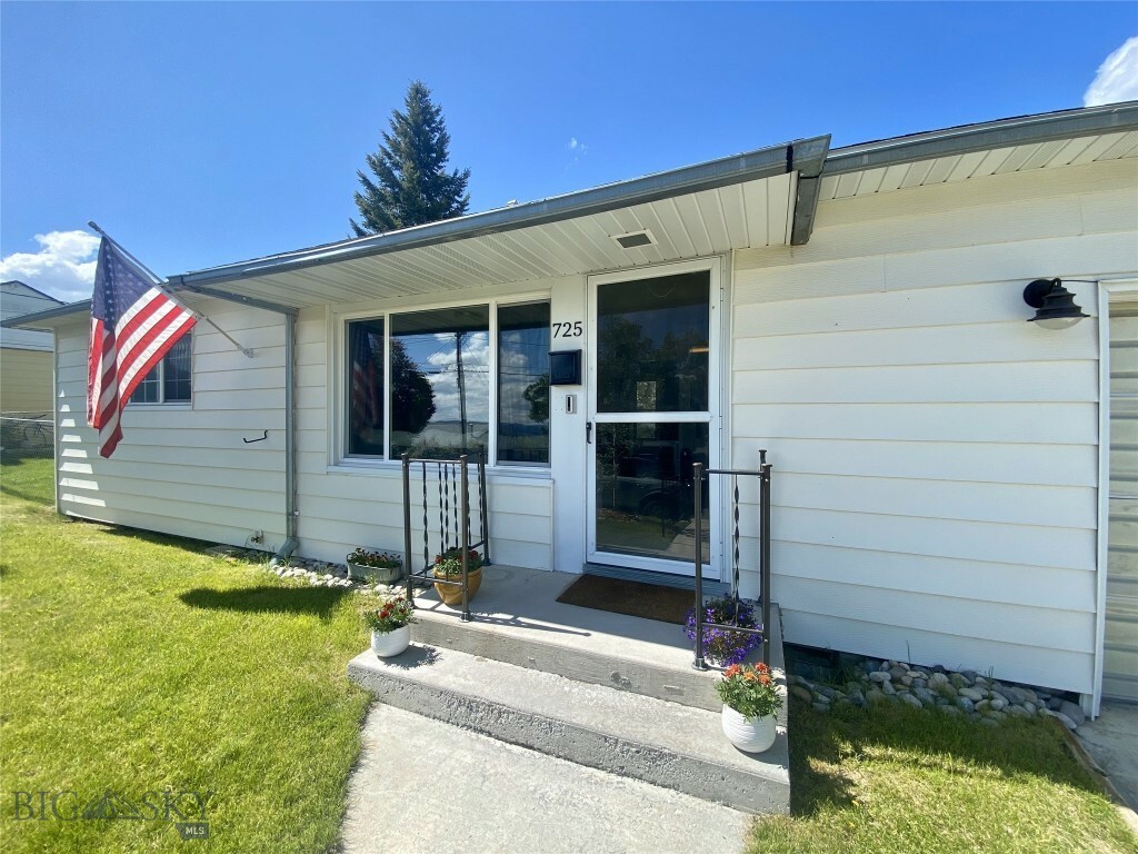 Property Photo:  725 8th Street  MT 59701 