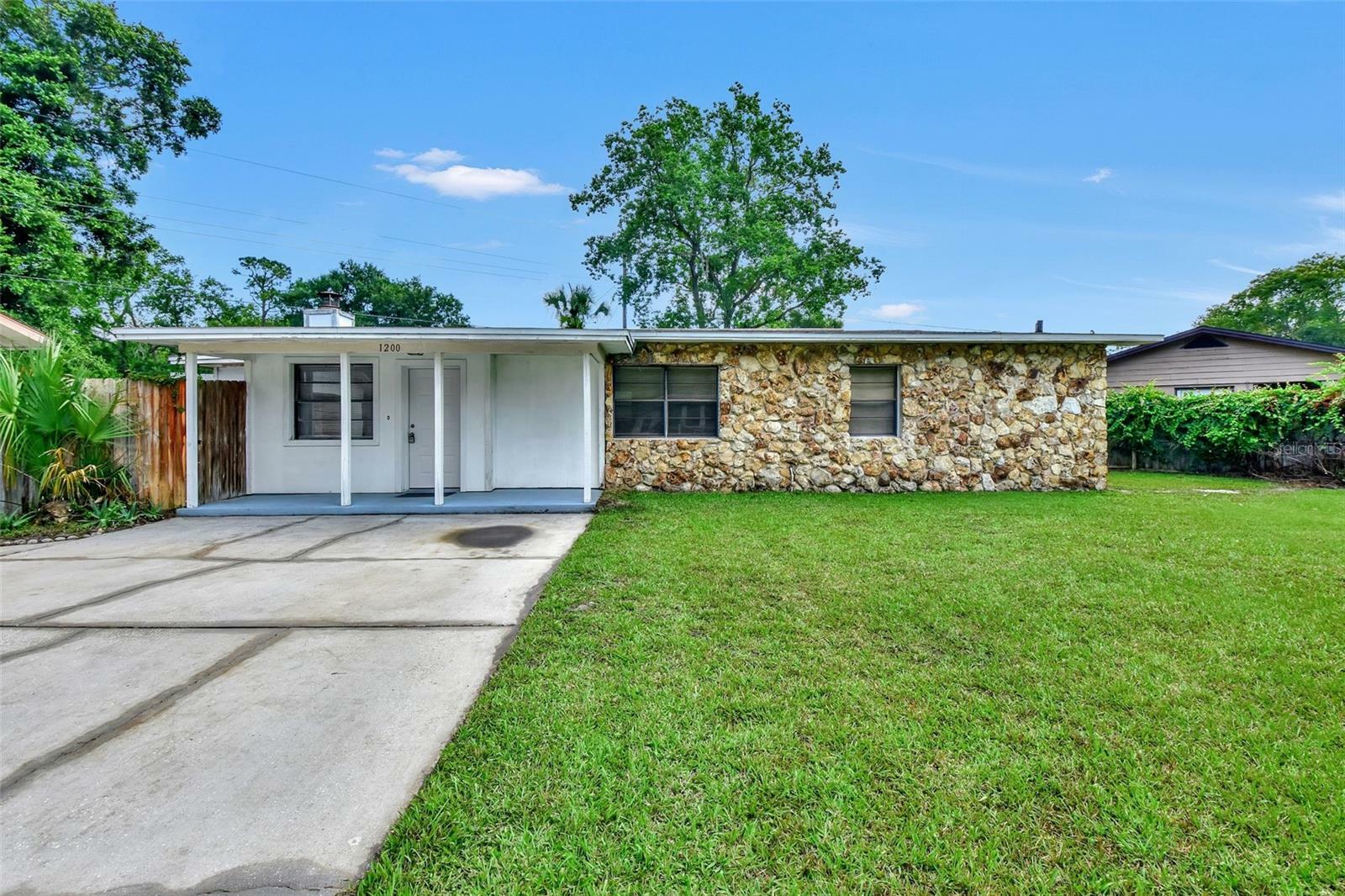 Property Photo:  1200 Crescent Street  FL 32771 