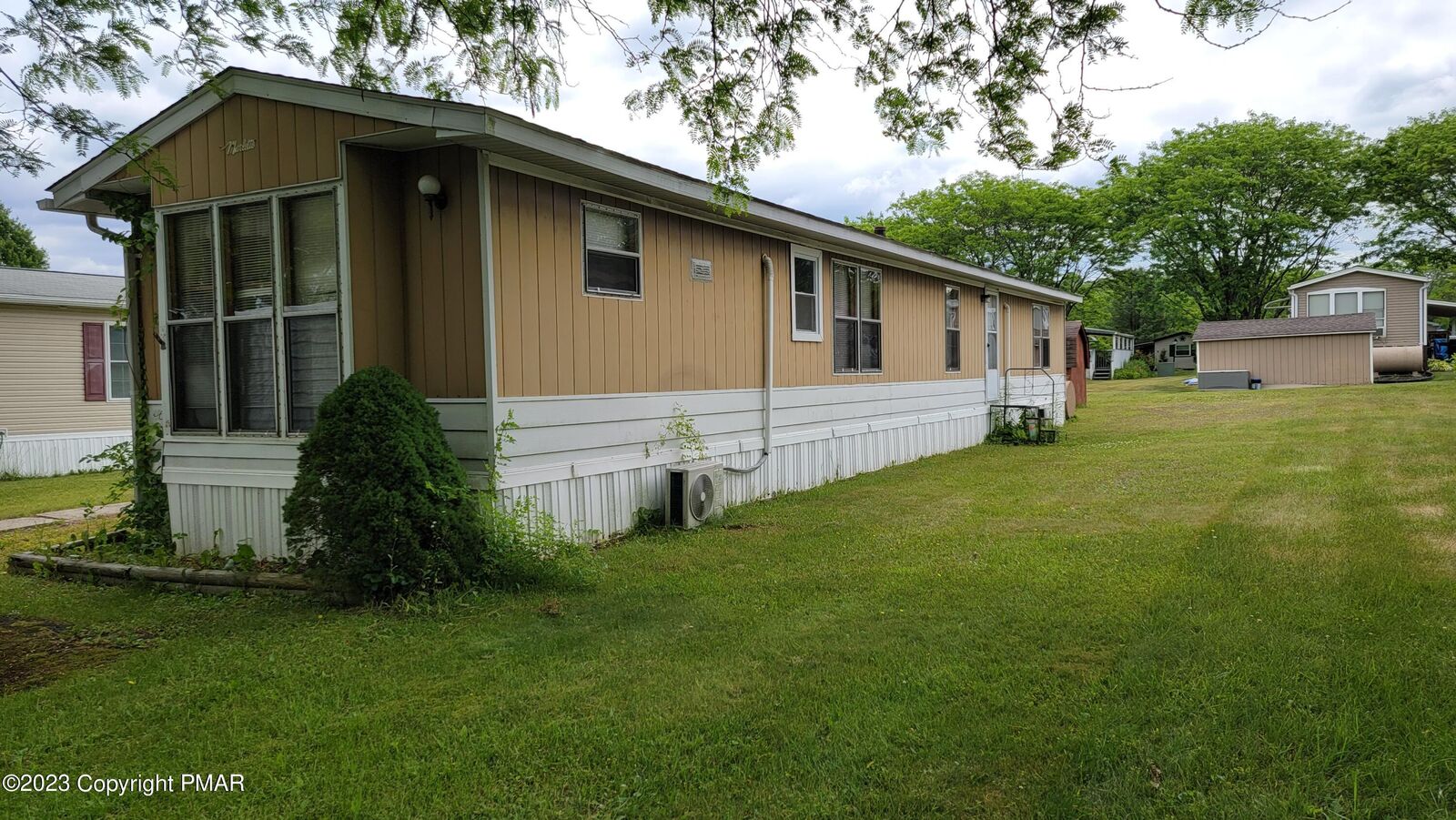 Property Photo:  8 Powderhorn Place  PA 18343 