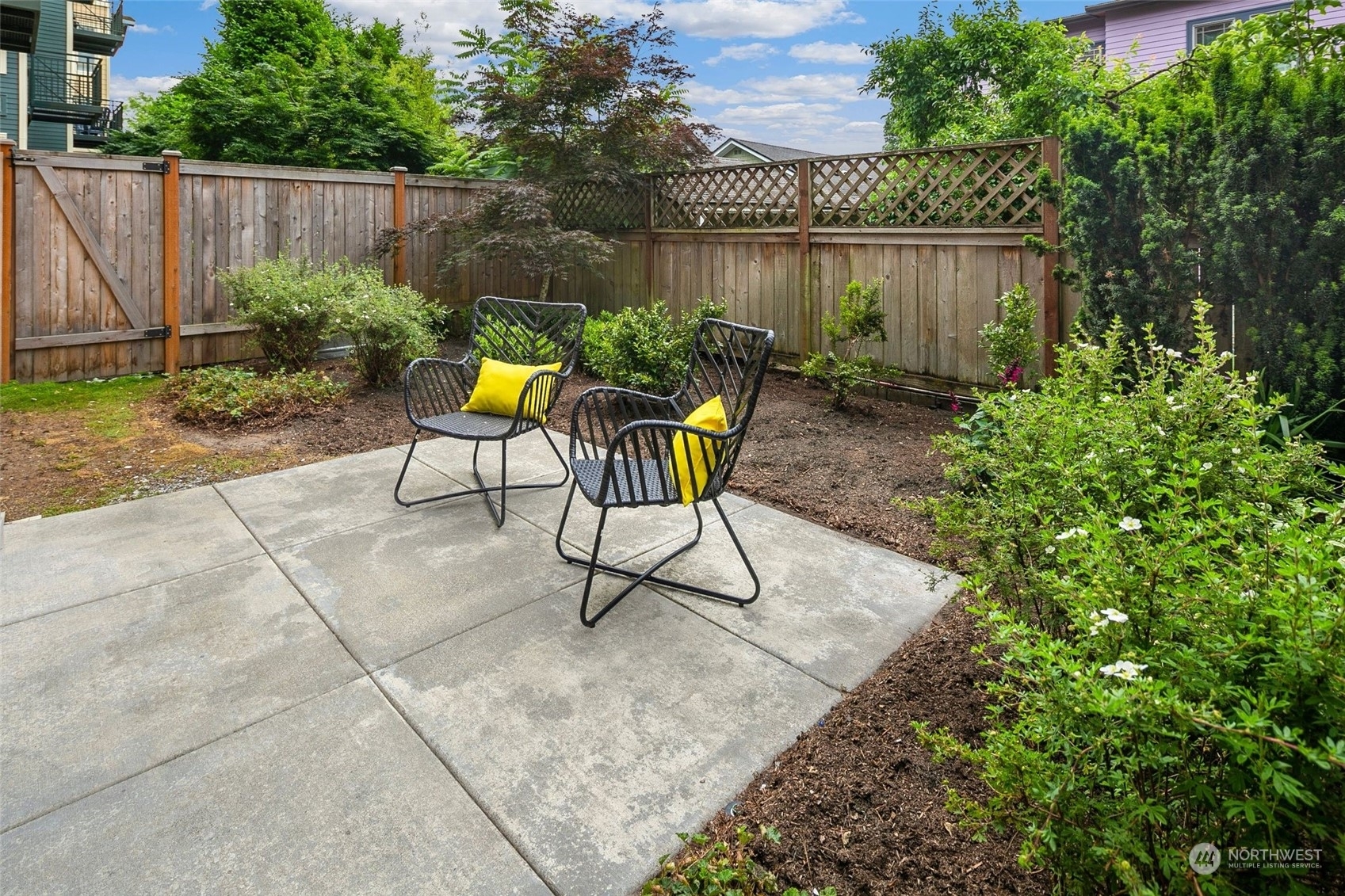 Property Photo:  6801 Greenwood Avenue N 105  WA 98103 