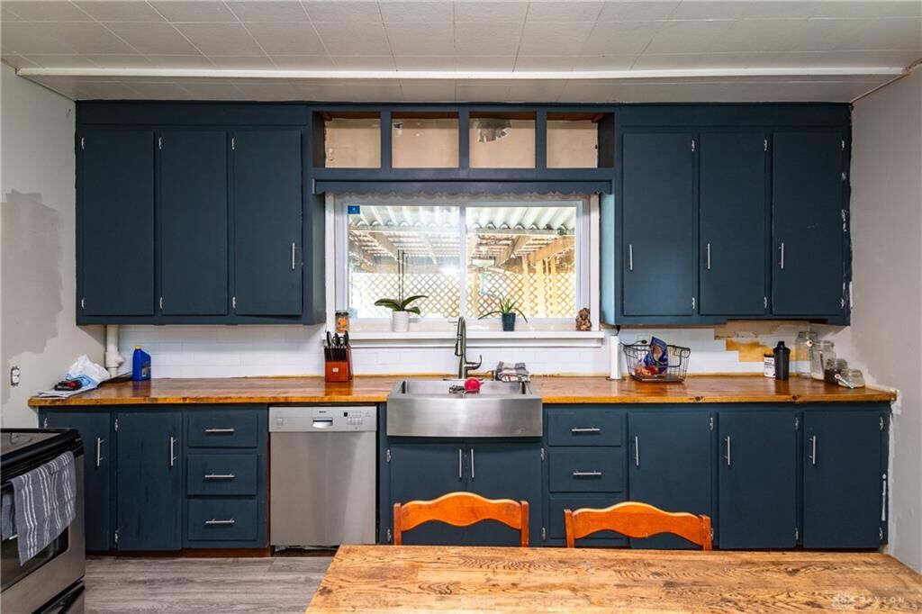 Property Photo:  1138 Holly Avenue  OH 45410 