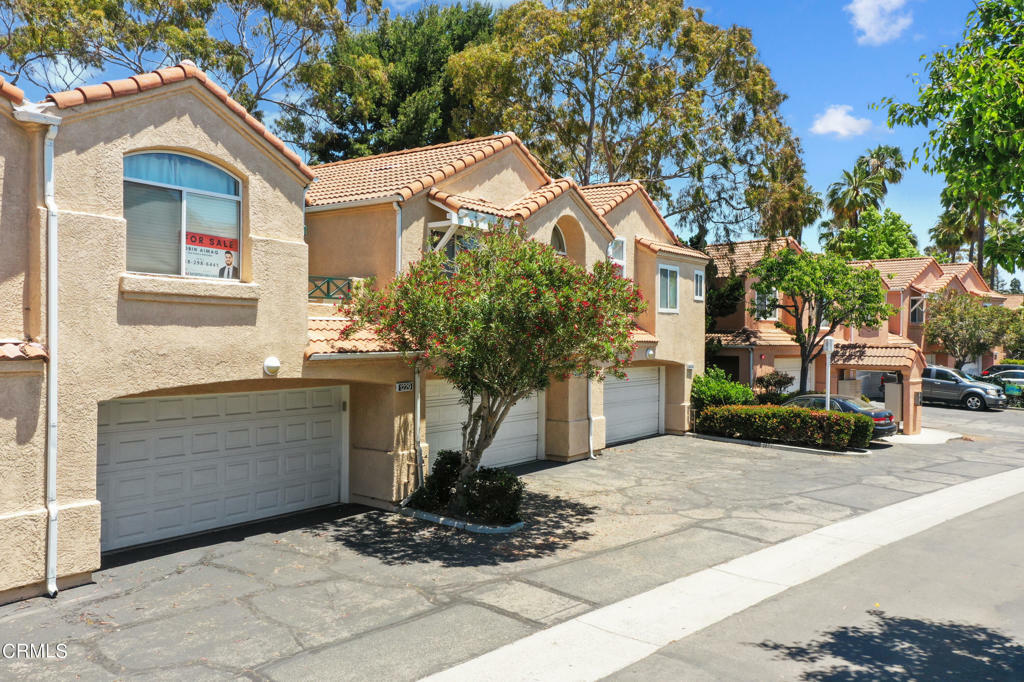 Property Photo:  1229 Jamaica Lane  CA 93030 