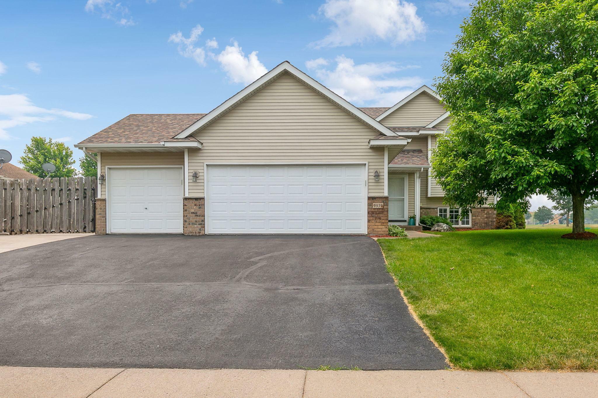 Property Photo: 9939 Park Place Drive MN 55362
