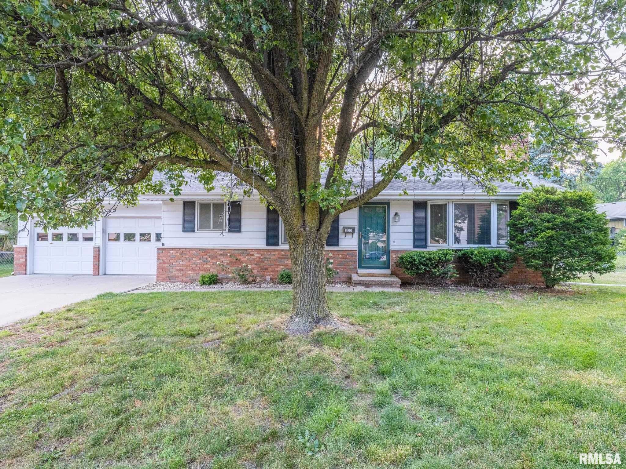 Property Photo:  602 N Coolidge Court  IL 61604 