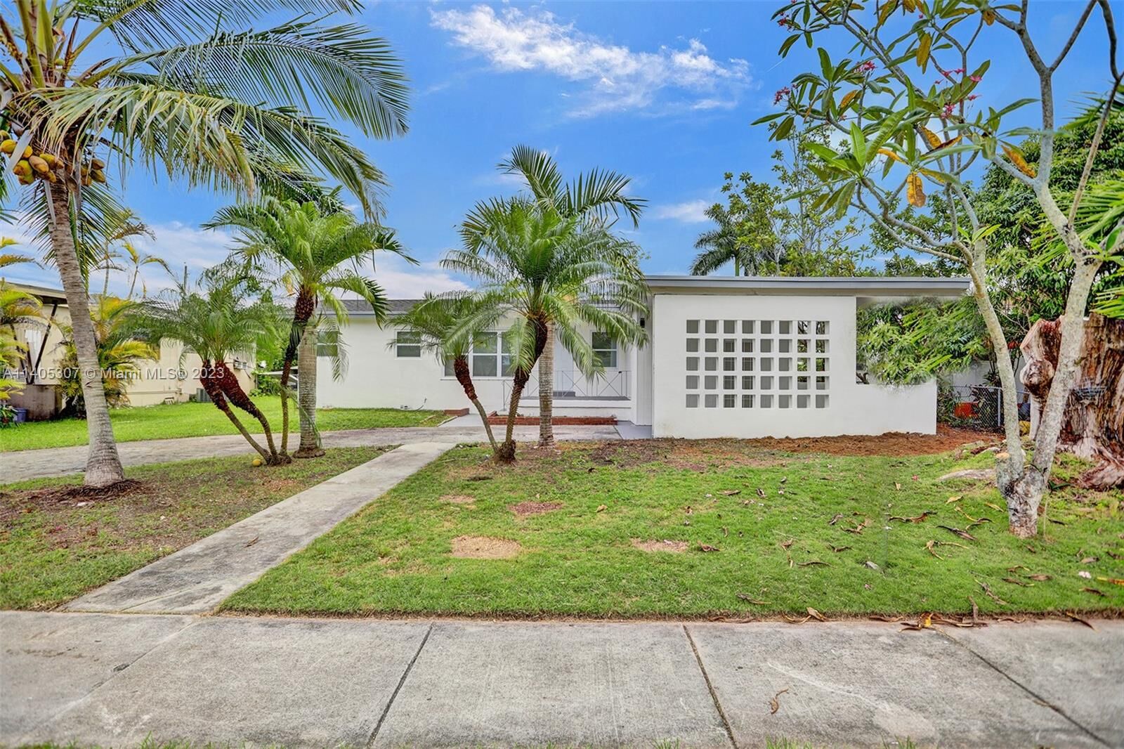 Property Photo: 743 NW 9th Ct FL 33030