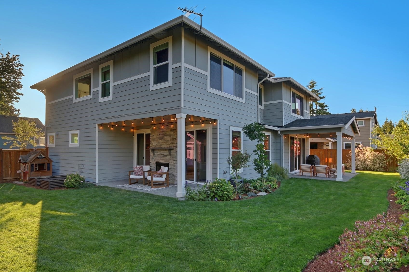 Property Photo: 7904 203rd Street SW WA 98026
