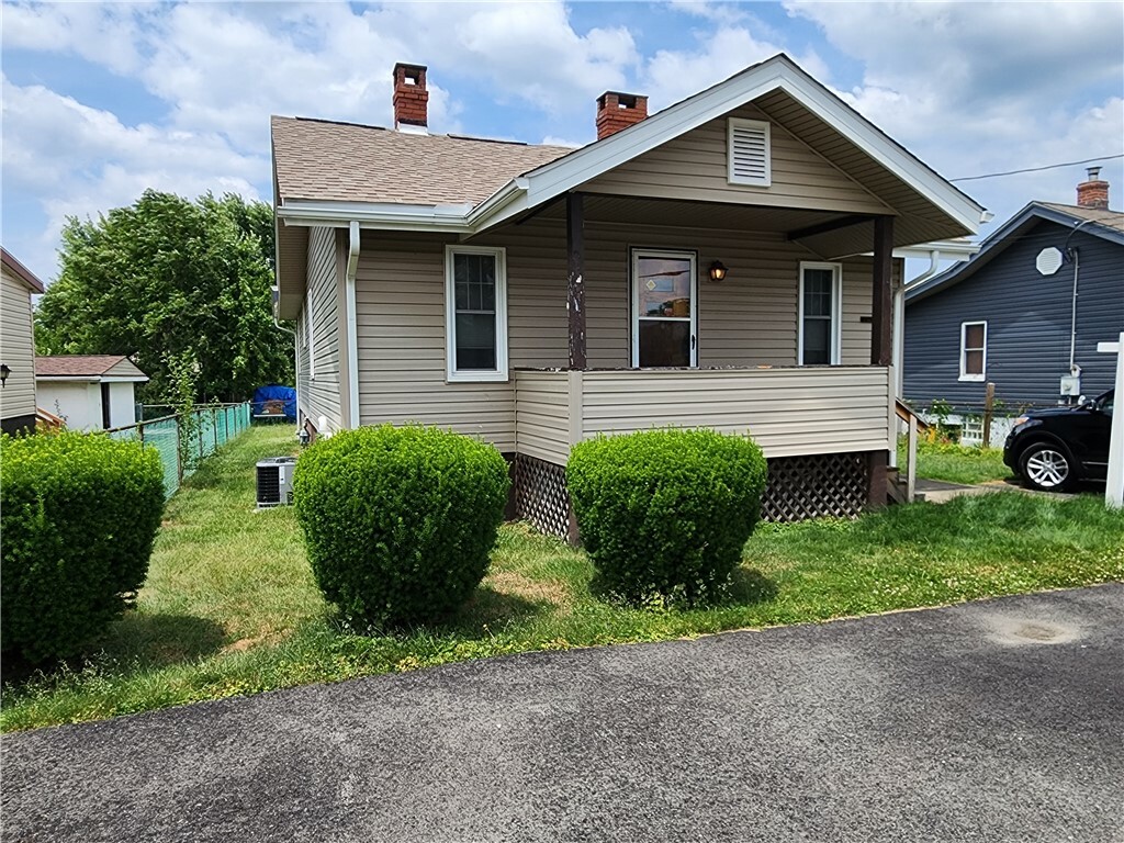 Property Photo:  224 Dombroski Ave  PA 15068 