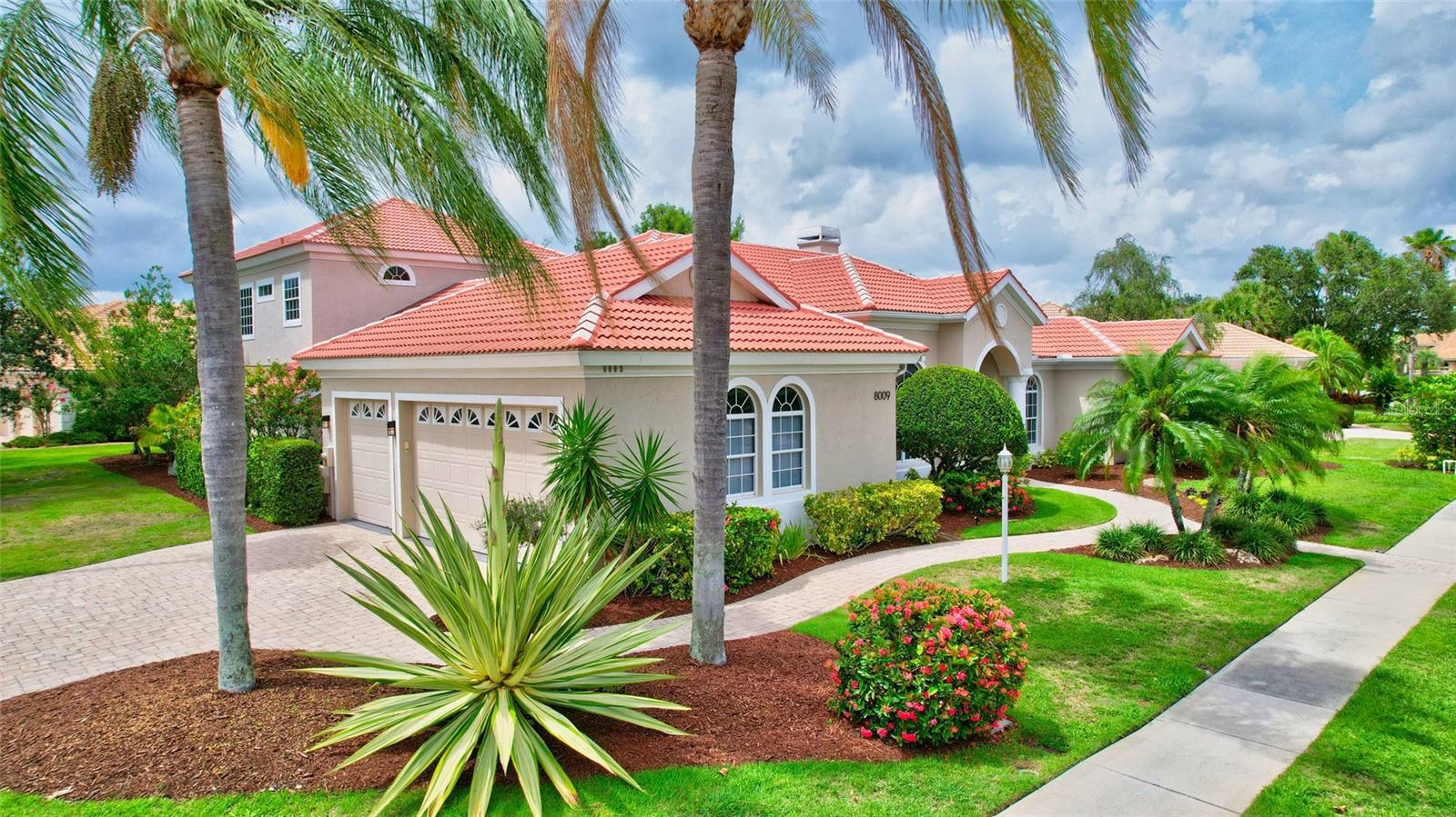 Property Photo: 8009 Royal Birkdale Circle FL 34202