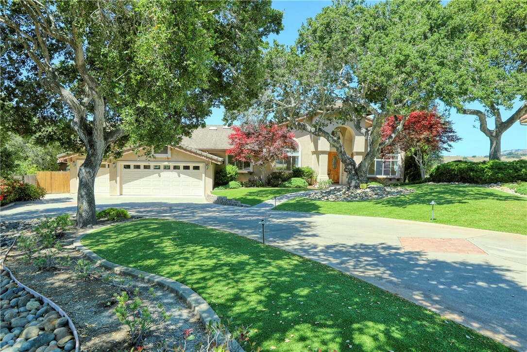 Property Photo:  155 Vista Circle  CA 93420 