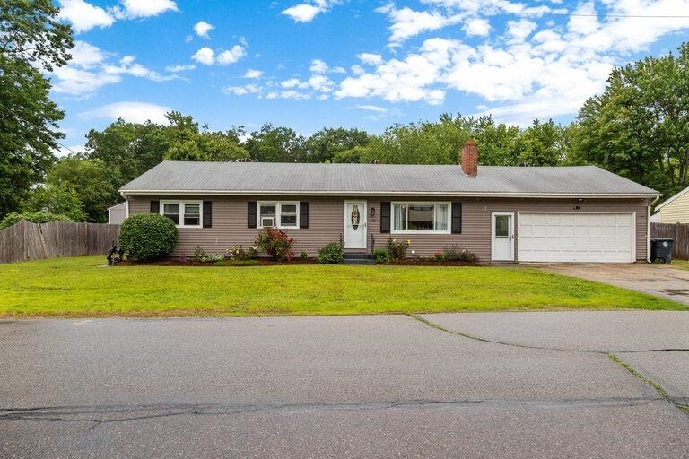 Property Photo:  173 Cypress Lane  NH 03063 