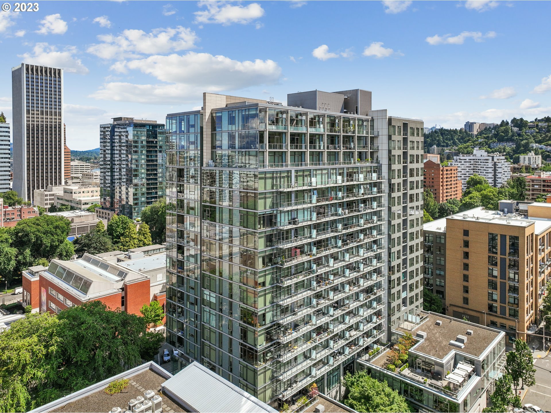 Property Photo: 1221 SW 10th Ave 1110 OR 97205