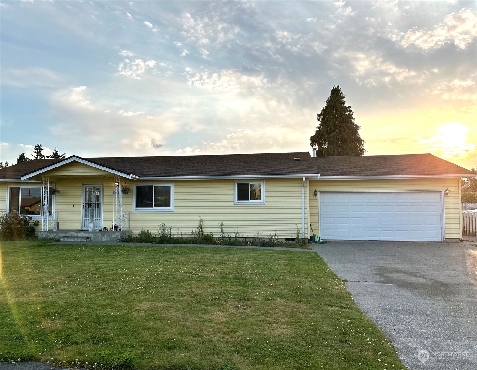 Property Photo:  707 Kodiak Drive  WA 98233 