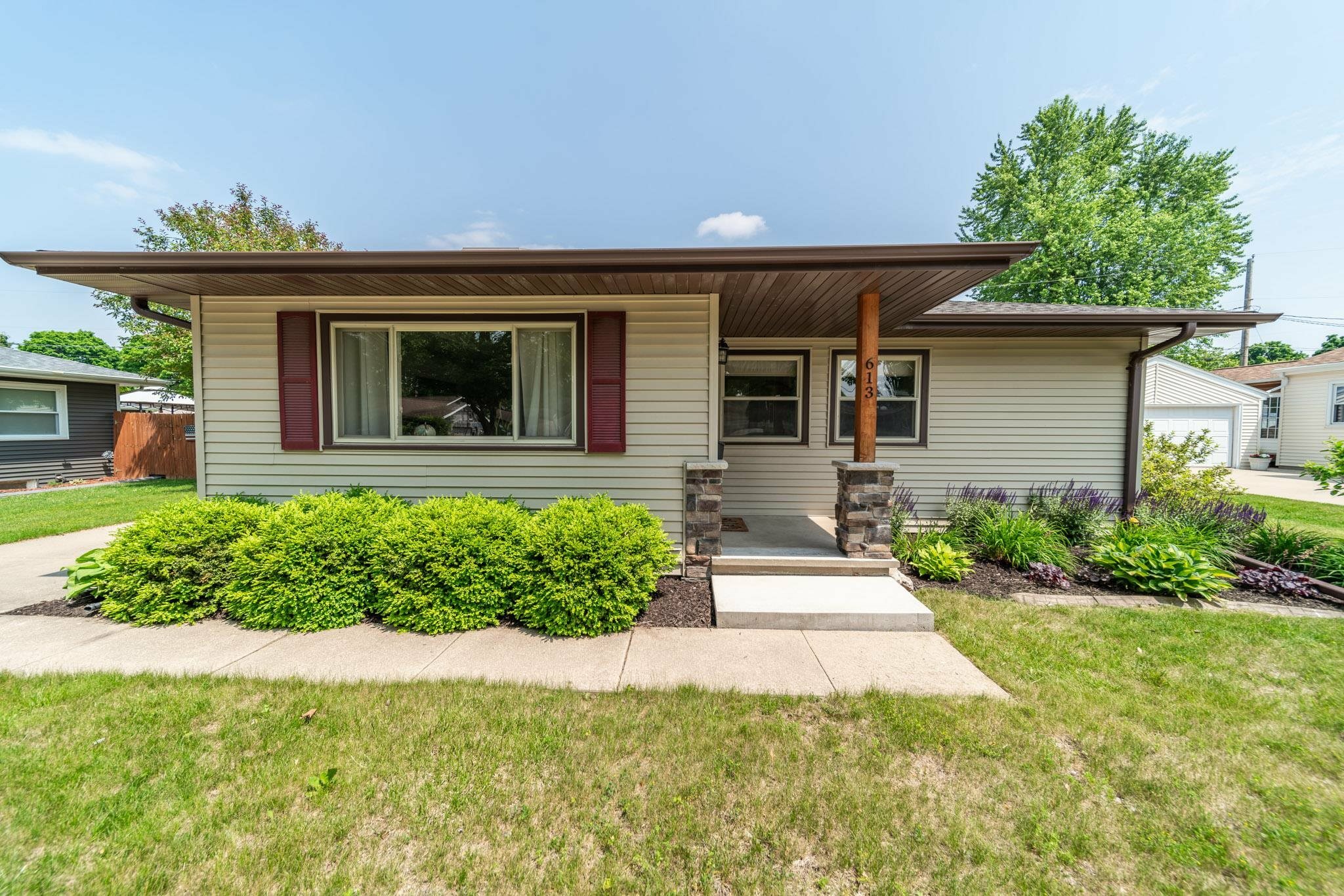 Property Photo:  613 Linda Street  WI 54113 