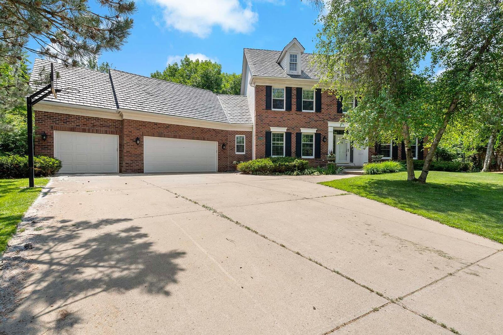 Property Photo: 10437 Purdey Road MN 55347