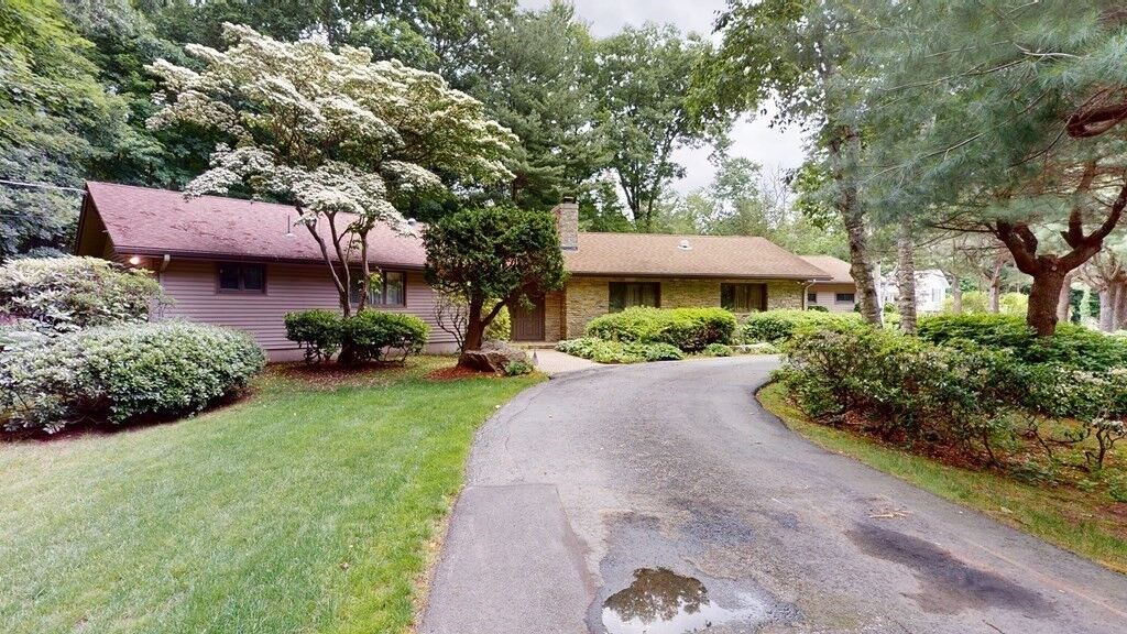 Property Photo: 13 West Hill Terrace MA 01609