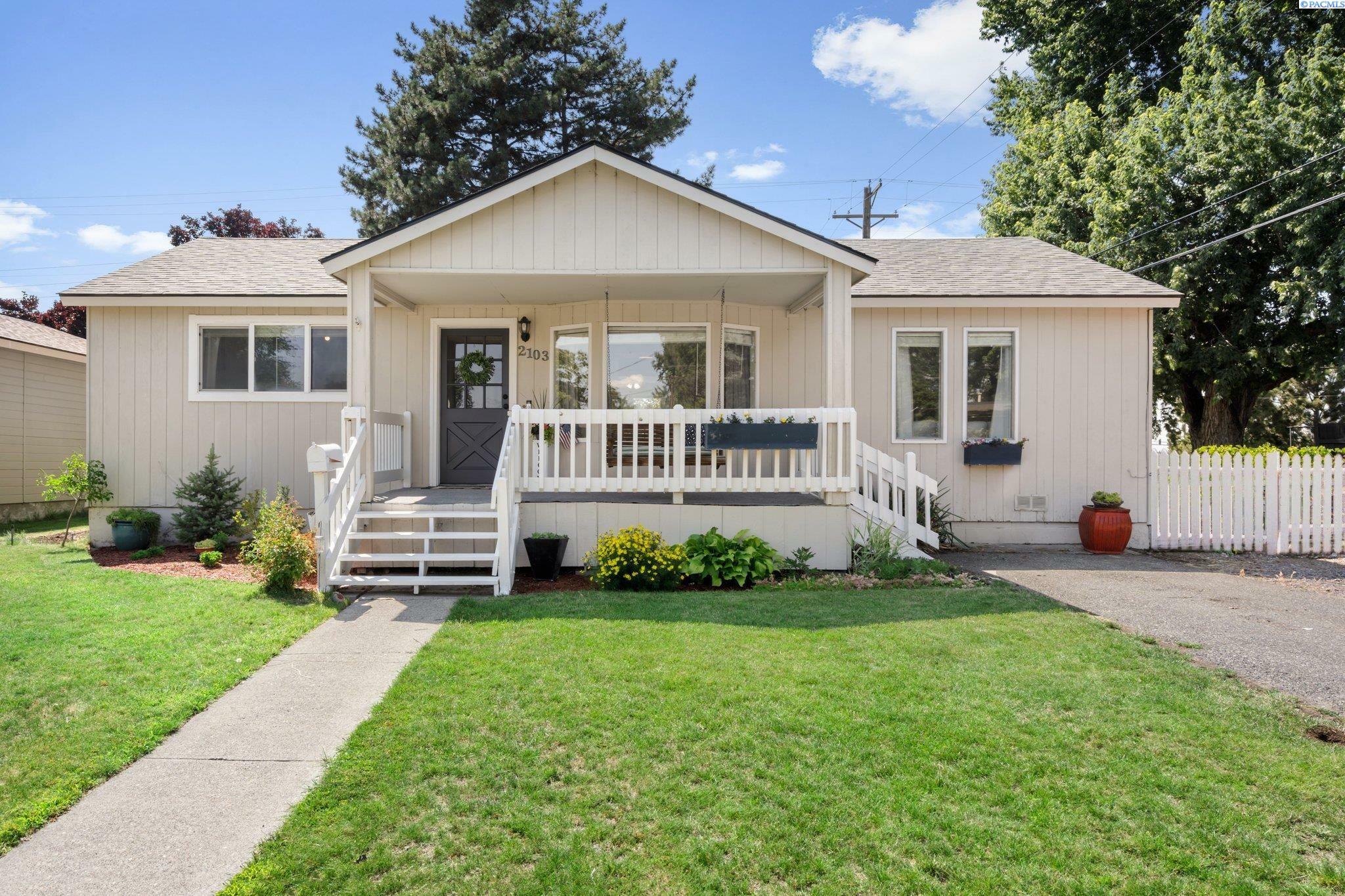 Property Photo:  2103 Newcomer Ave.  WA 99354 