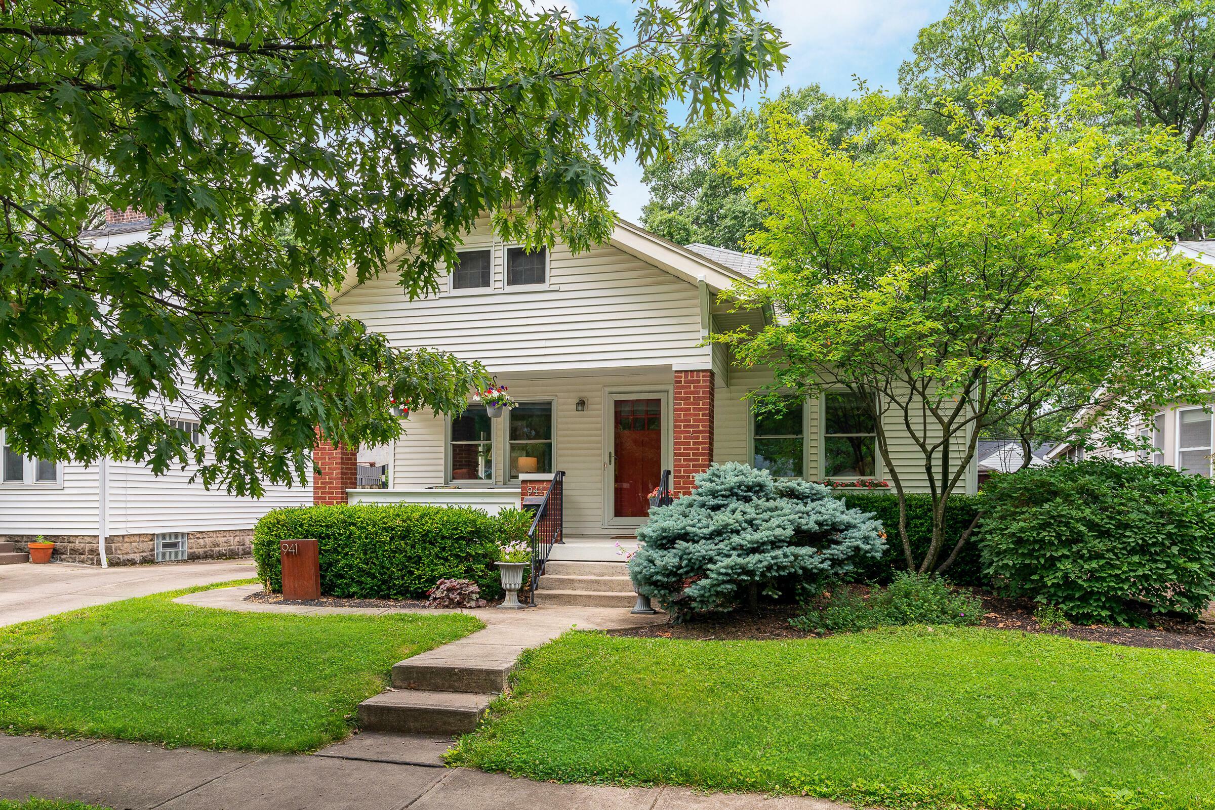 Property Photo:  941 Euclaire Avenue  OH 43209 