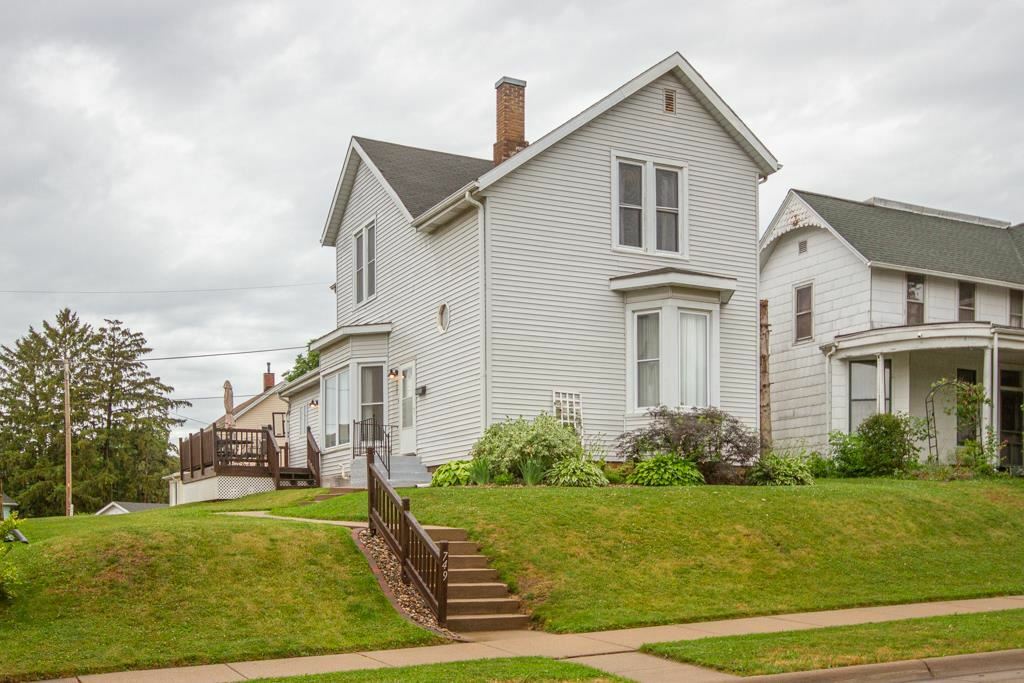 Property Photo:  749 Wilson Avenue  IA 52001 