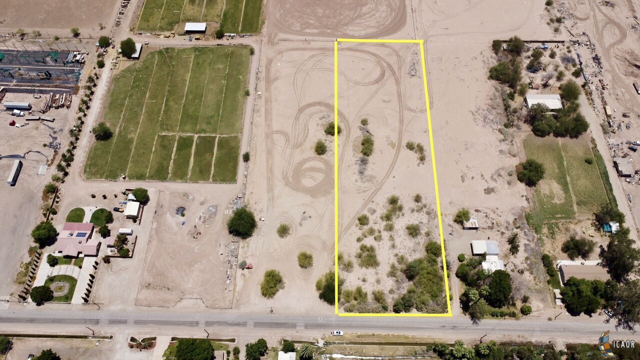 Property Photo:  1609  E Thiesen Rd  CA 92250 