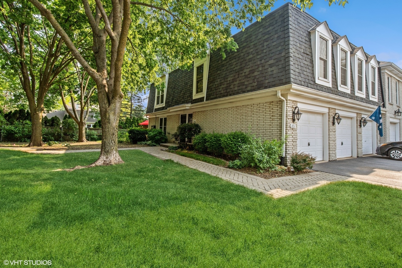 Property Photo:  851 Garfield Avenue C  IL 60048 