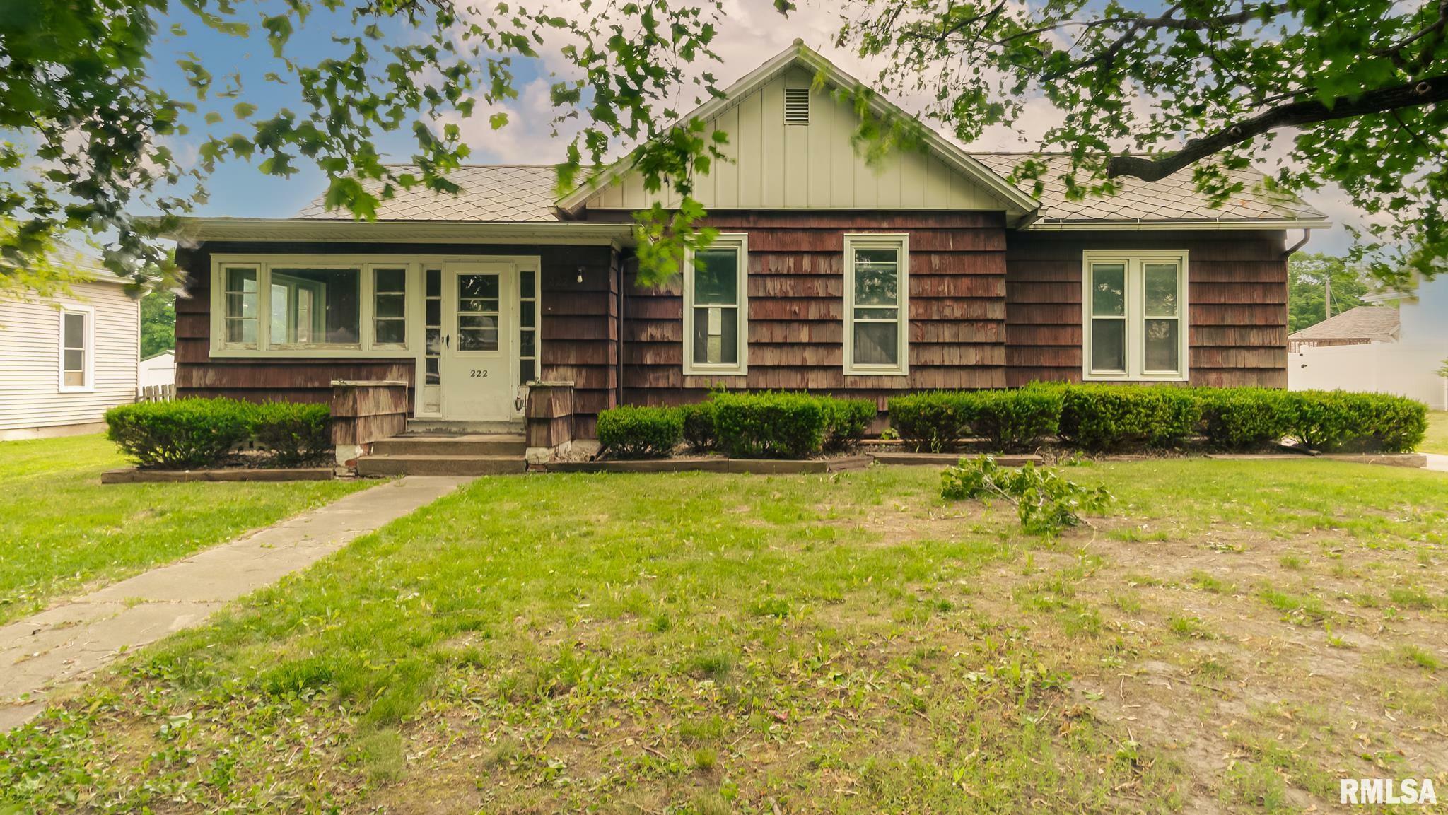 Property Photo: 222 E Parkside Drive IL 61570