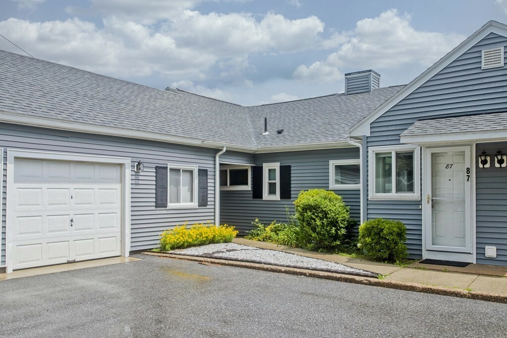 Property Photo: 87 Applewood Dr 87 MA 01022