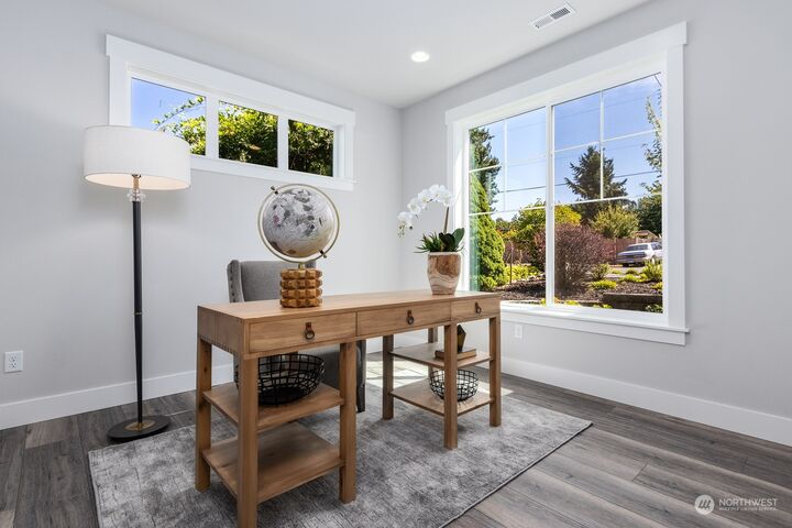 Property Photo:  859 Field Avenue NE  WA 98059 