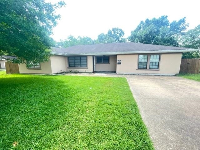 Property Photo:  1503 N 18th Street  TX 77627 