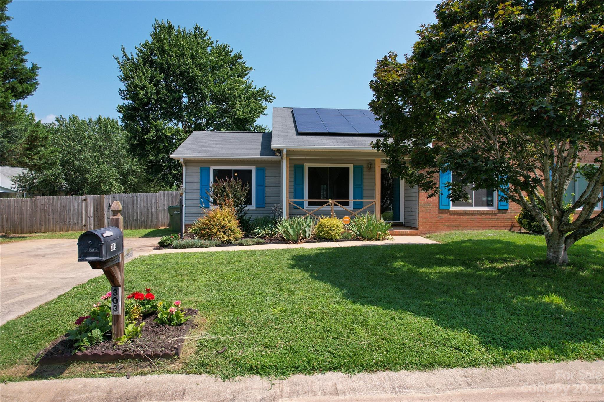 Property Photo: 303 Tylers Way SC 29715