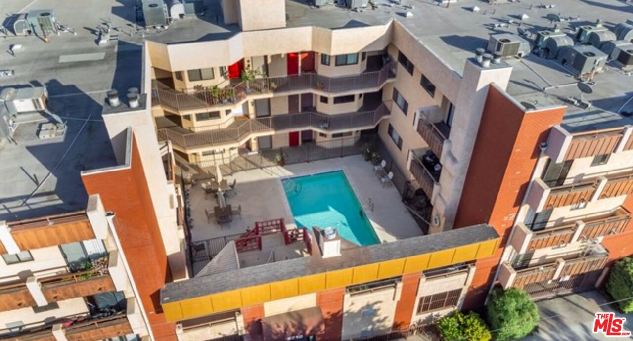 Property Photo:  8710   Independence Ave 102  CA 91304 