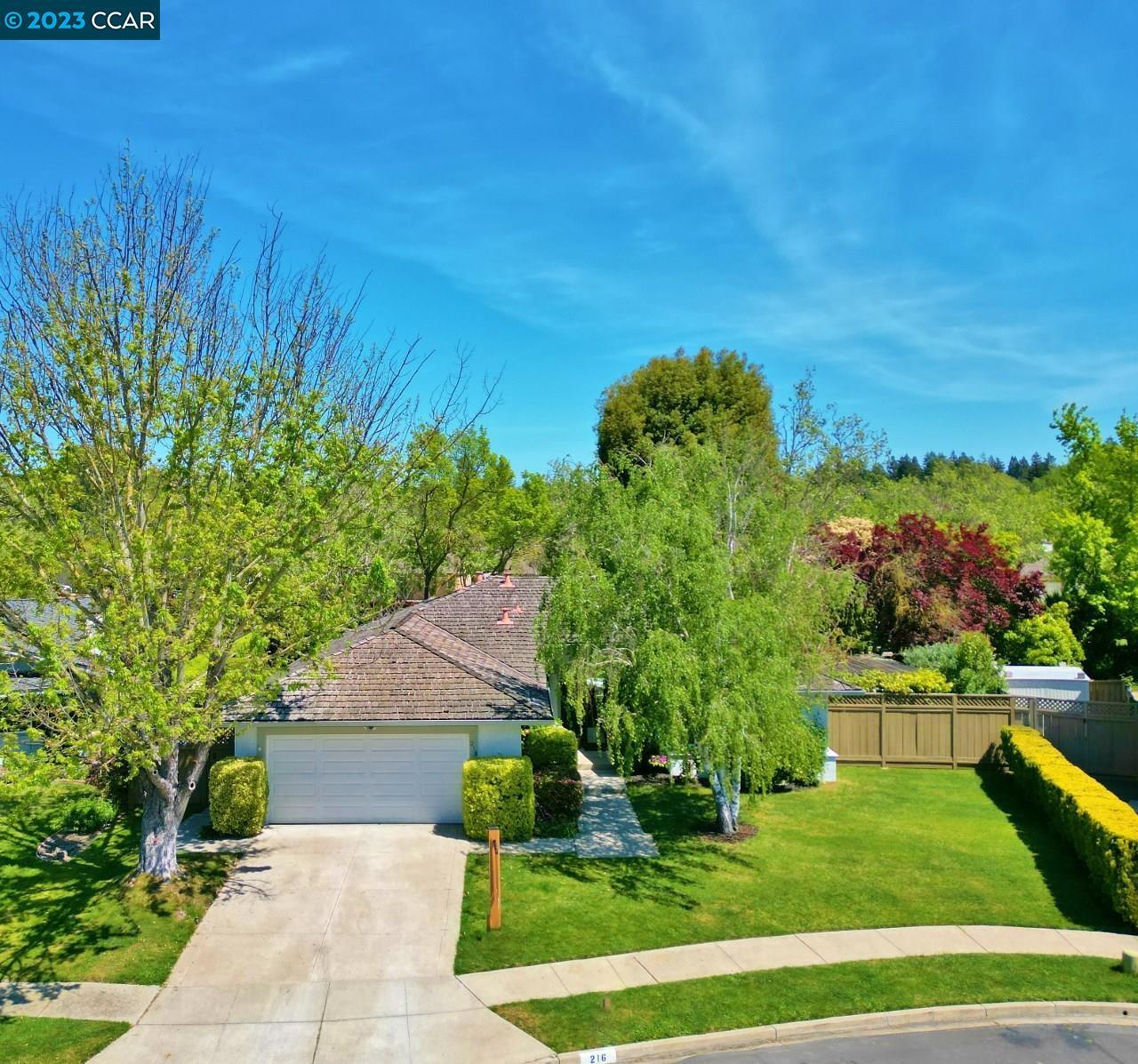 Property Photo:  216 Berkshire Ct  CA 94526 