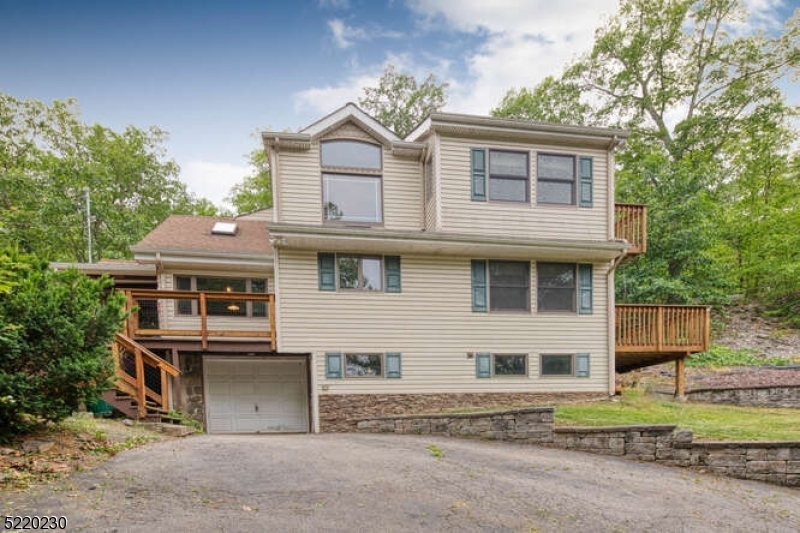 Property Photo:  21 Glendale Rd  NJ 07421 