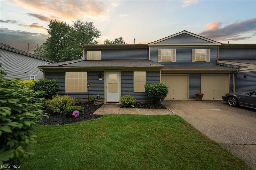 Property Photo:  22 Privet Lane 22  OH 44067 