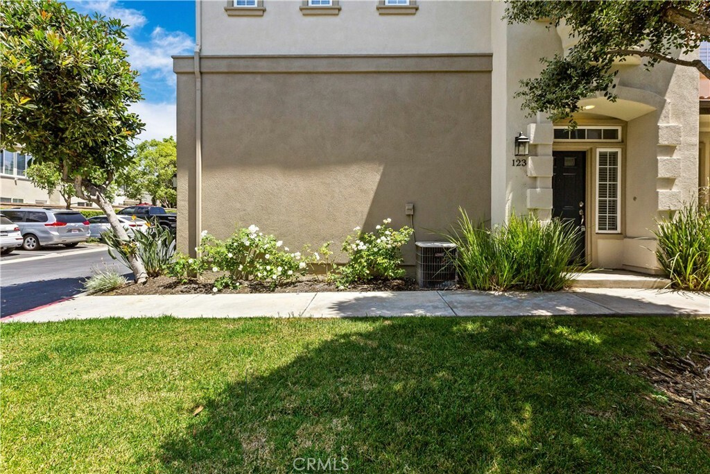 Property Photo:  123 Islington  CA 92620 