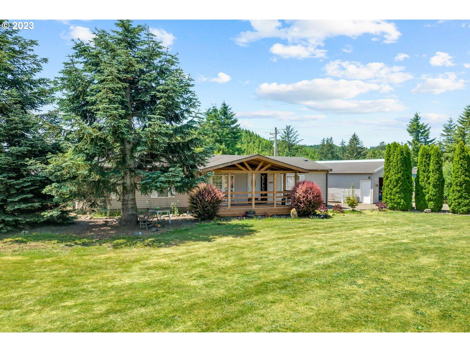 Property Photo: 7546 S Prairie Rd OR 97141