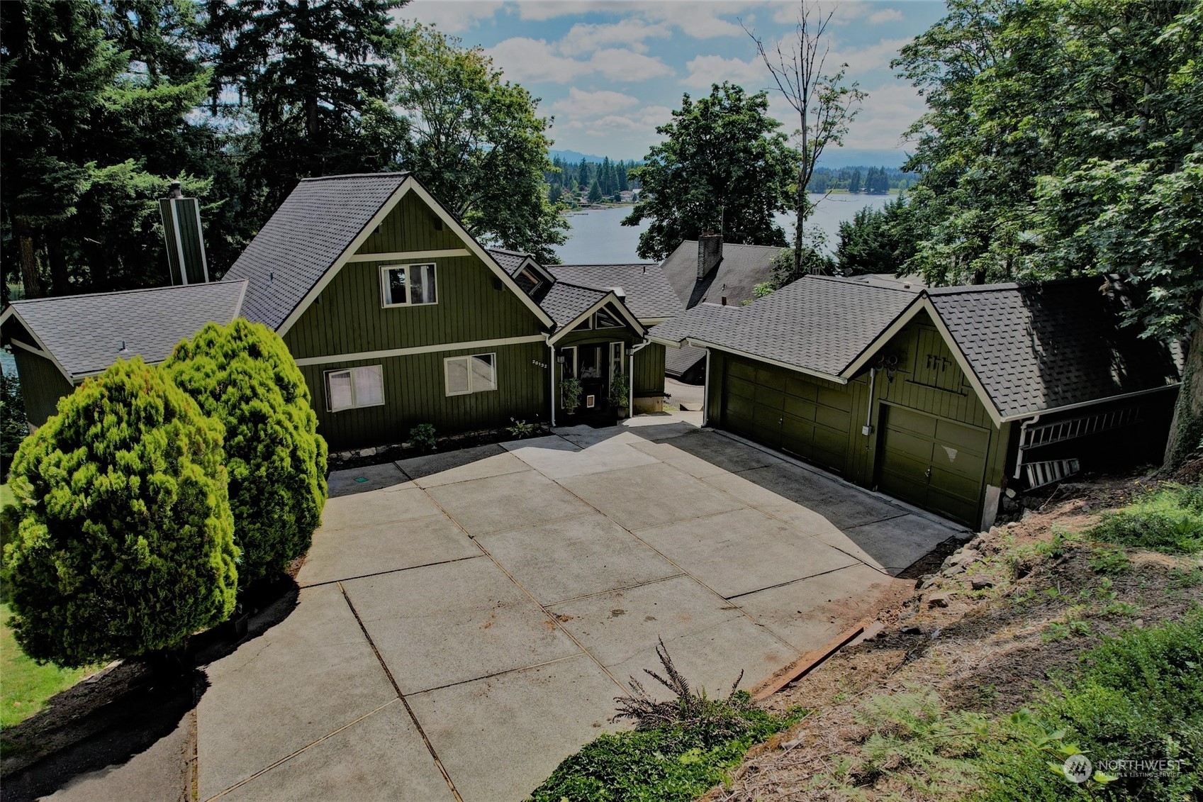 Property Photo: 26132 134 Avenue SE WA 98042