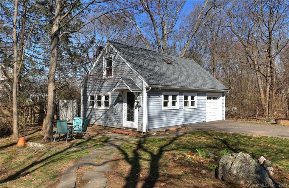 Property Photo:  158 Sperry Road  CT 06524 