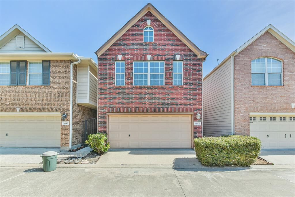 Property Photo: 2644 Couch Street TX 77008