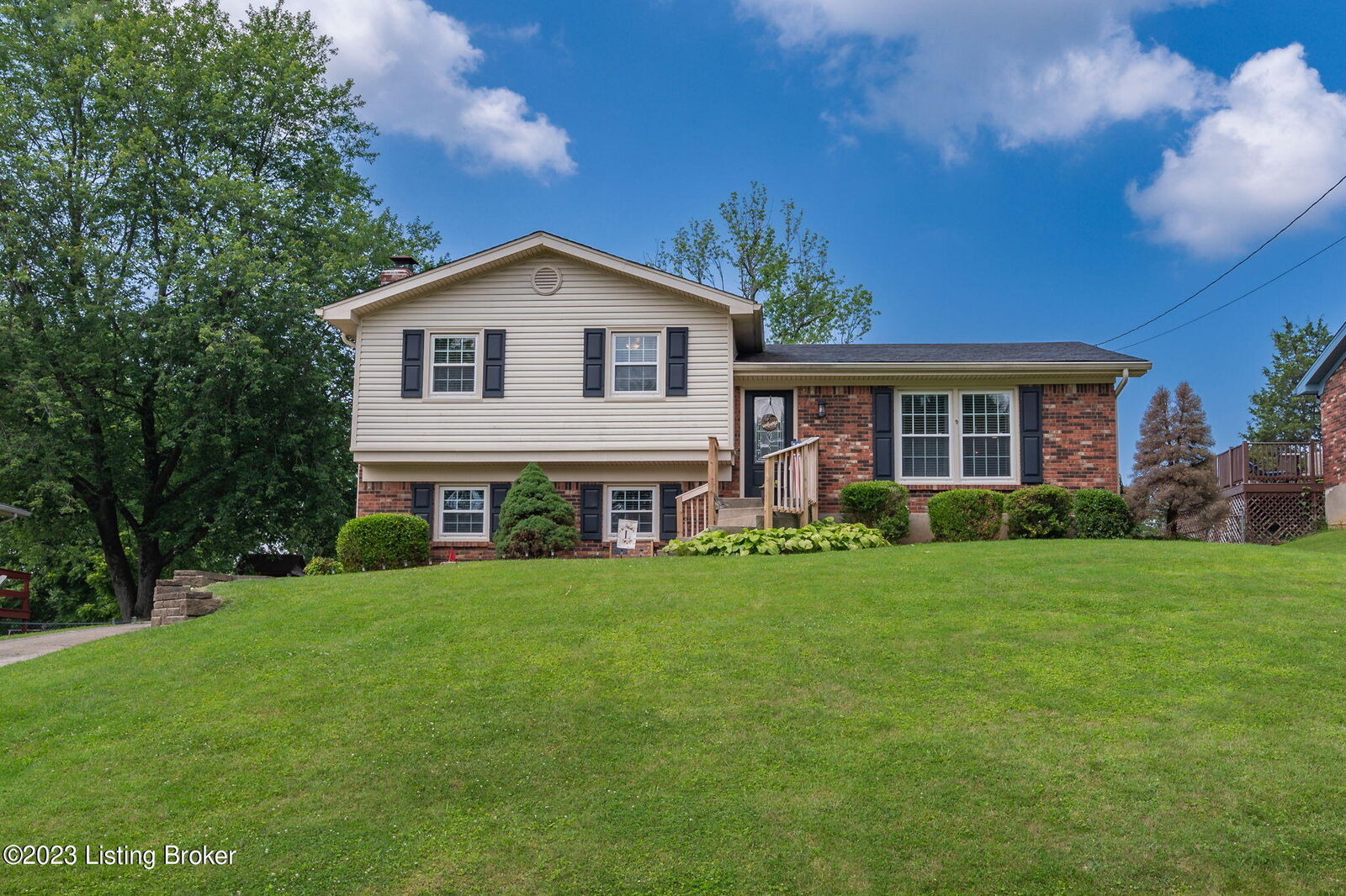 Property Photo:  4504 Freda Way  KY 40272 