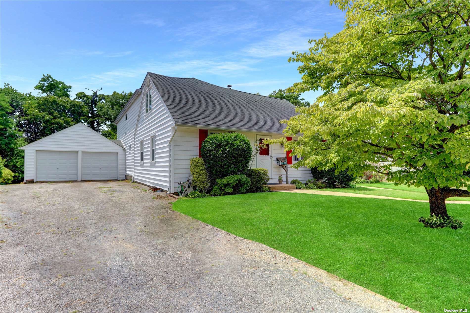 Property Photo:  1122 South Drive  NY 11566 