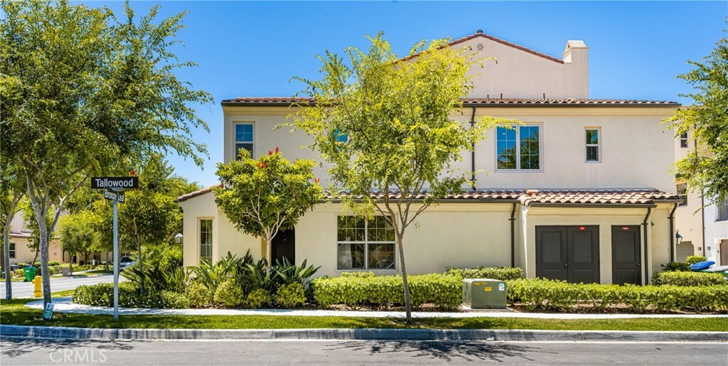 Property Photo:  75 Bronze Leaf  CA 92620 