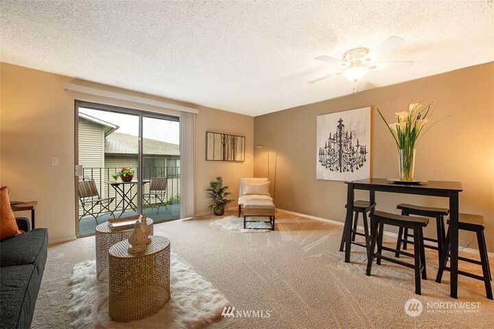 Property Photo: 3009 3rd Avenue W 6 WA 98119