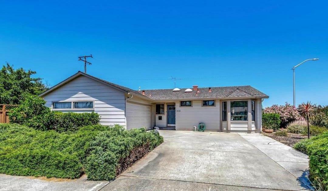 Property Photo:  3133 McKinley Drive  CA 95051 