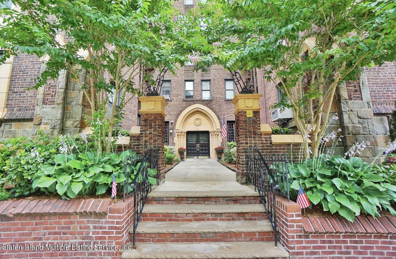 Property Photo:  215 Hart Boulevard 6F  NY 10301 