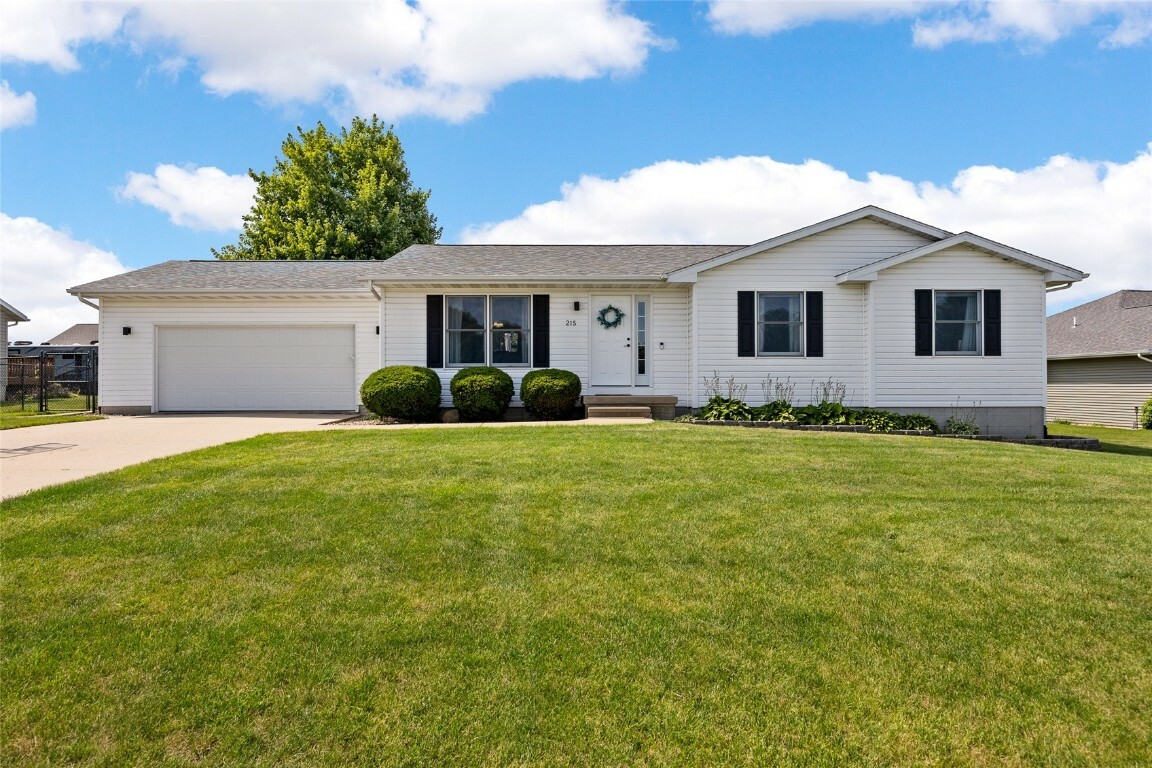 Property Photo:  215 5th Avenue W  IA 52351 