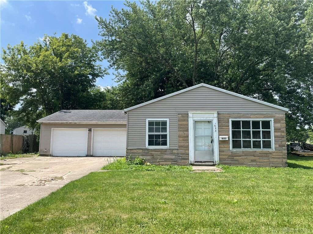 Property Photo:  1833 Drake Drive  OH 45385 