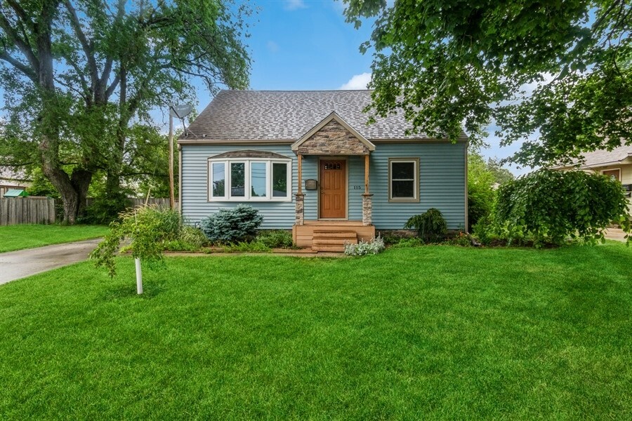 Property Photo:  115 E 13th Street  IA 50010 