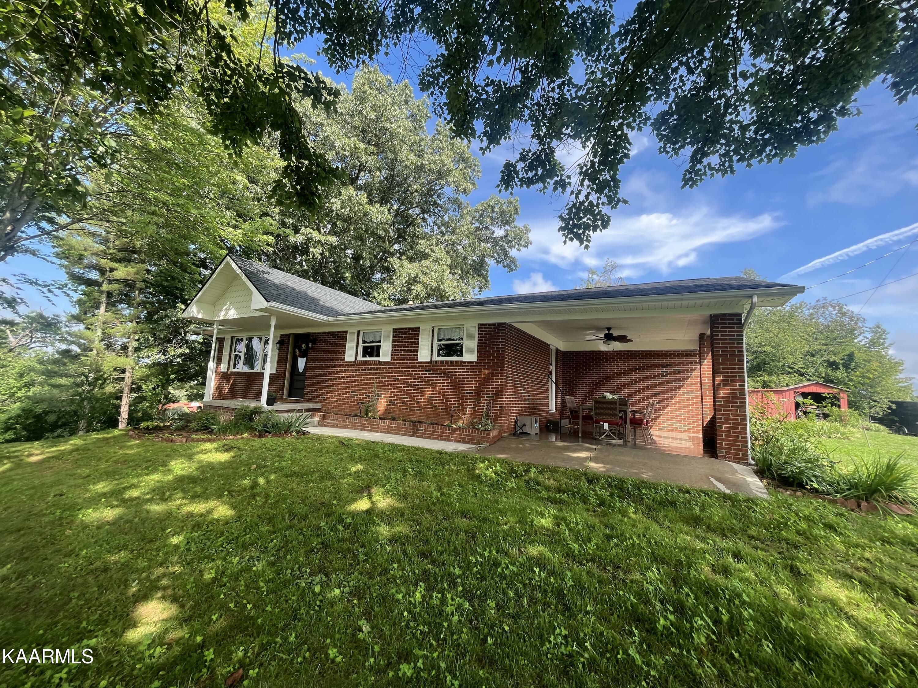 Property Photo: 601 Cave Springs Rd TN 37879
