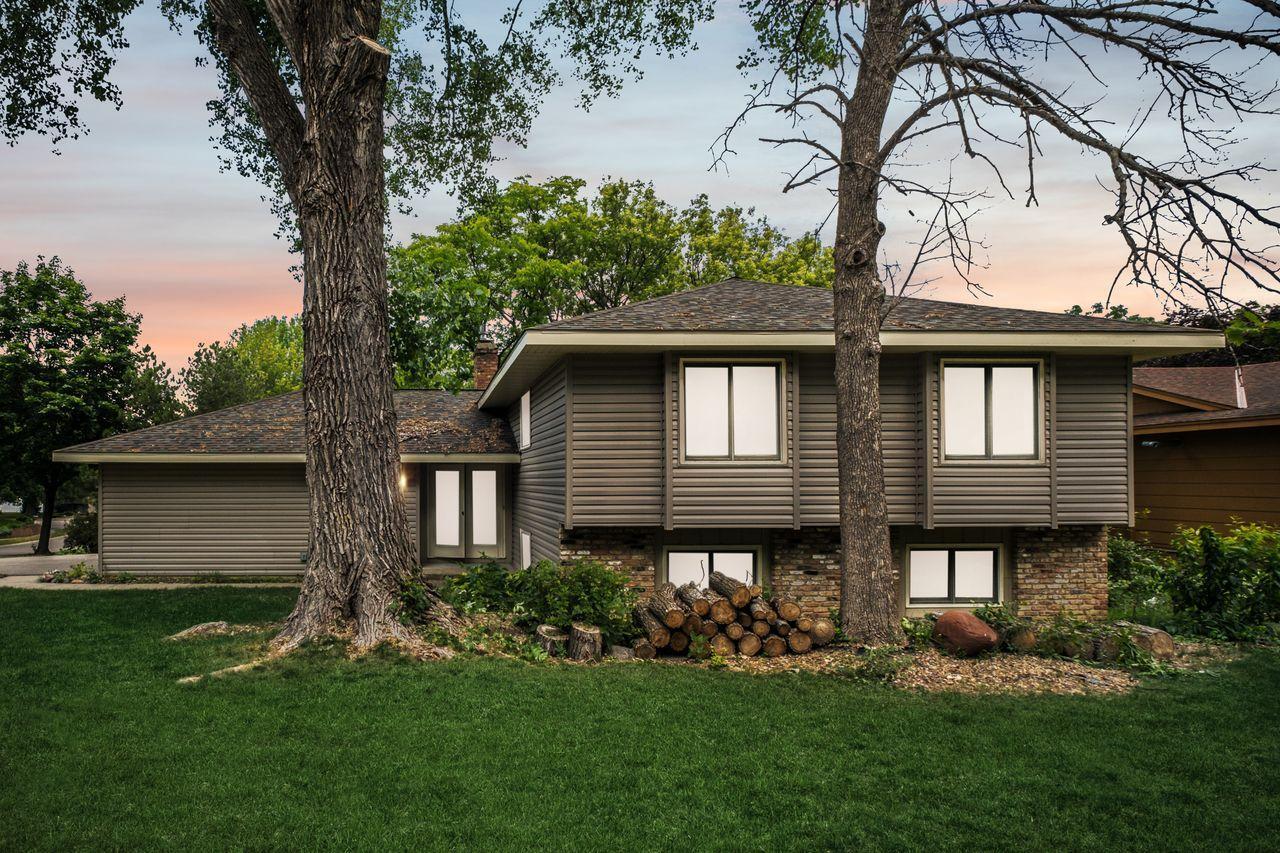 Property Photo: 13990 Holyoke Path MN 55124